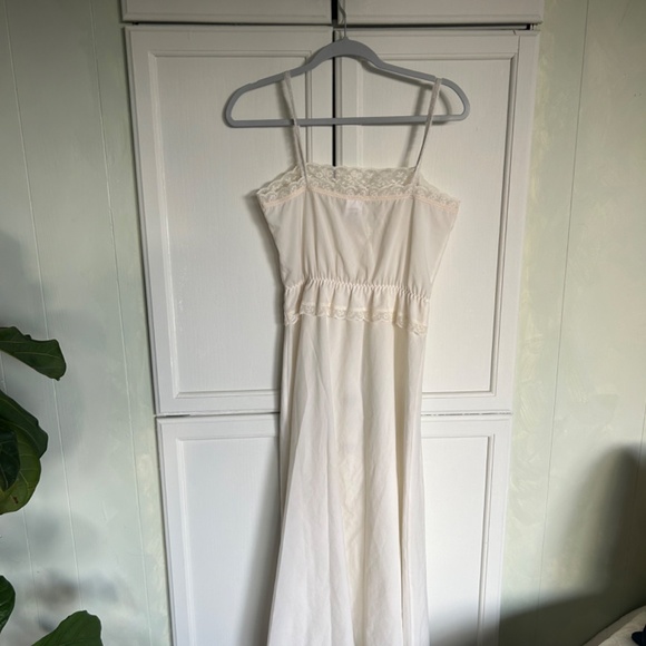 Vintage nightgown from the 70s - Picture 2 of 3